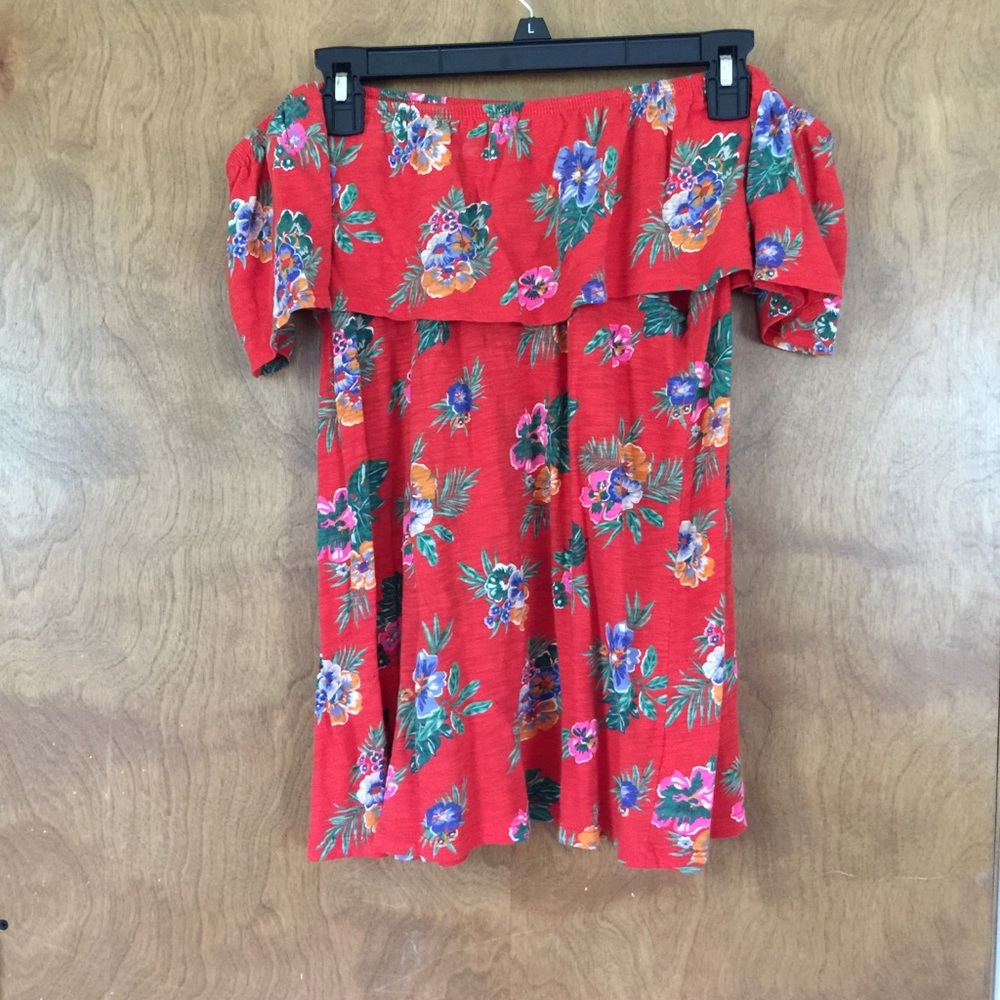 🔥SALE🔥 Over the shoulder Blouse